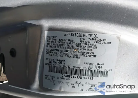 2005 Ford Focus Zx3 z USA, uszkodzony, nr VIN 3FAHP31N35R149722